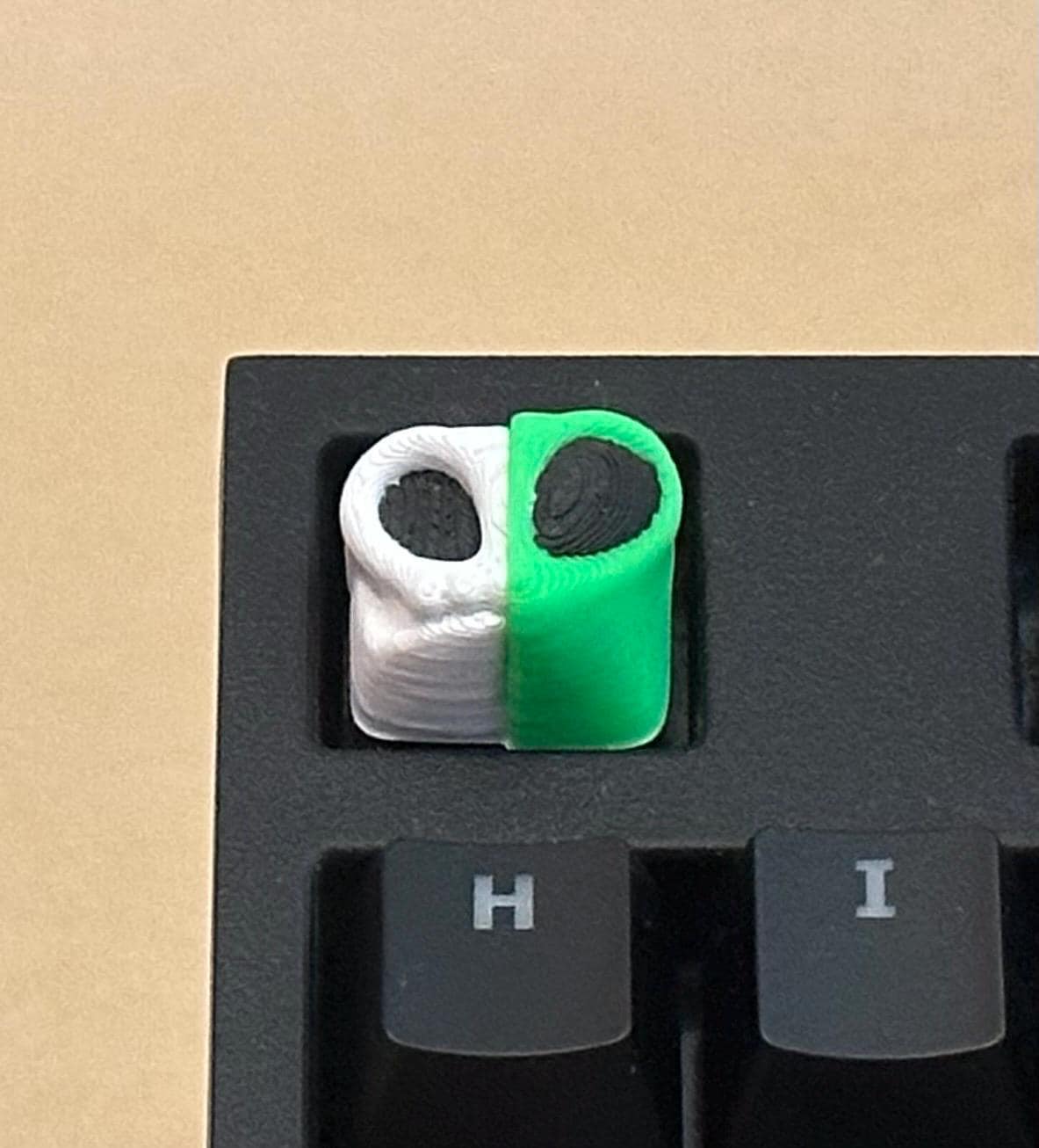 Alien Head Exposed - Artisan Mechanical Keyboard Keycap - Cherry MX Switch