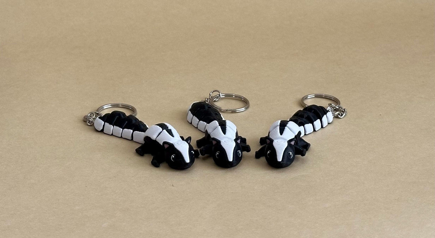 Stinky Skunk - Articulated Flexi Keychain
