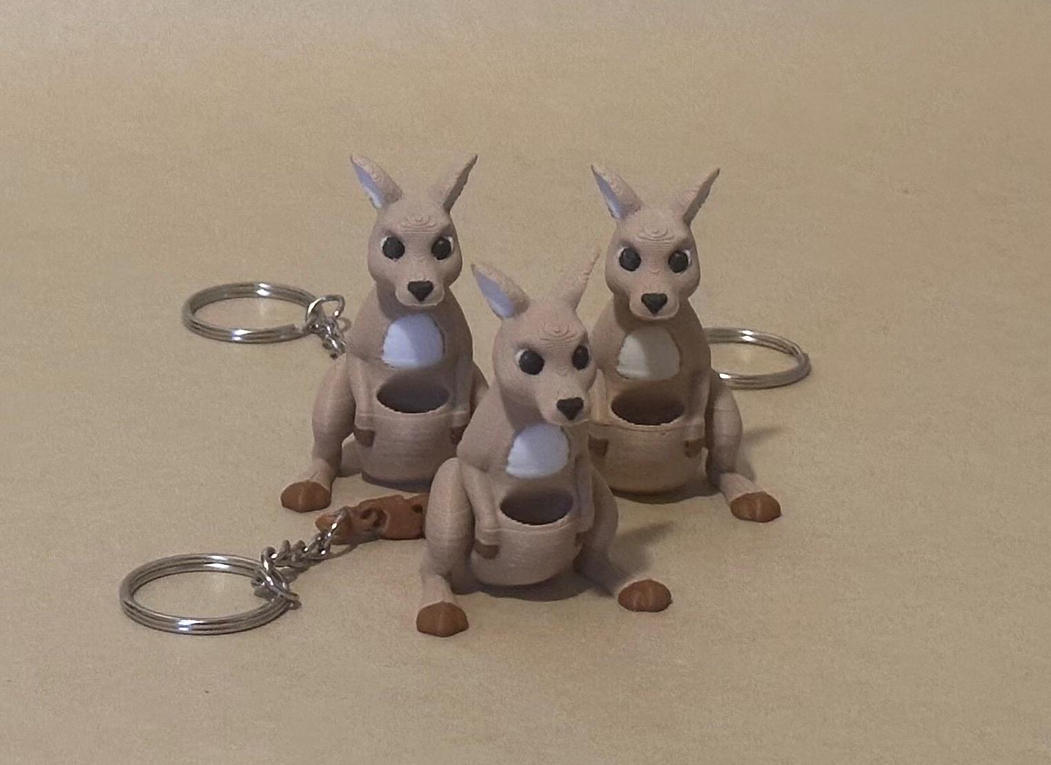 Kicking Kangaroo - Articulated Flexi moving keychain