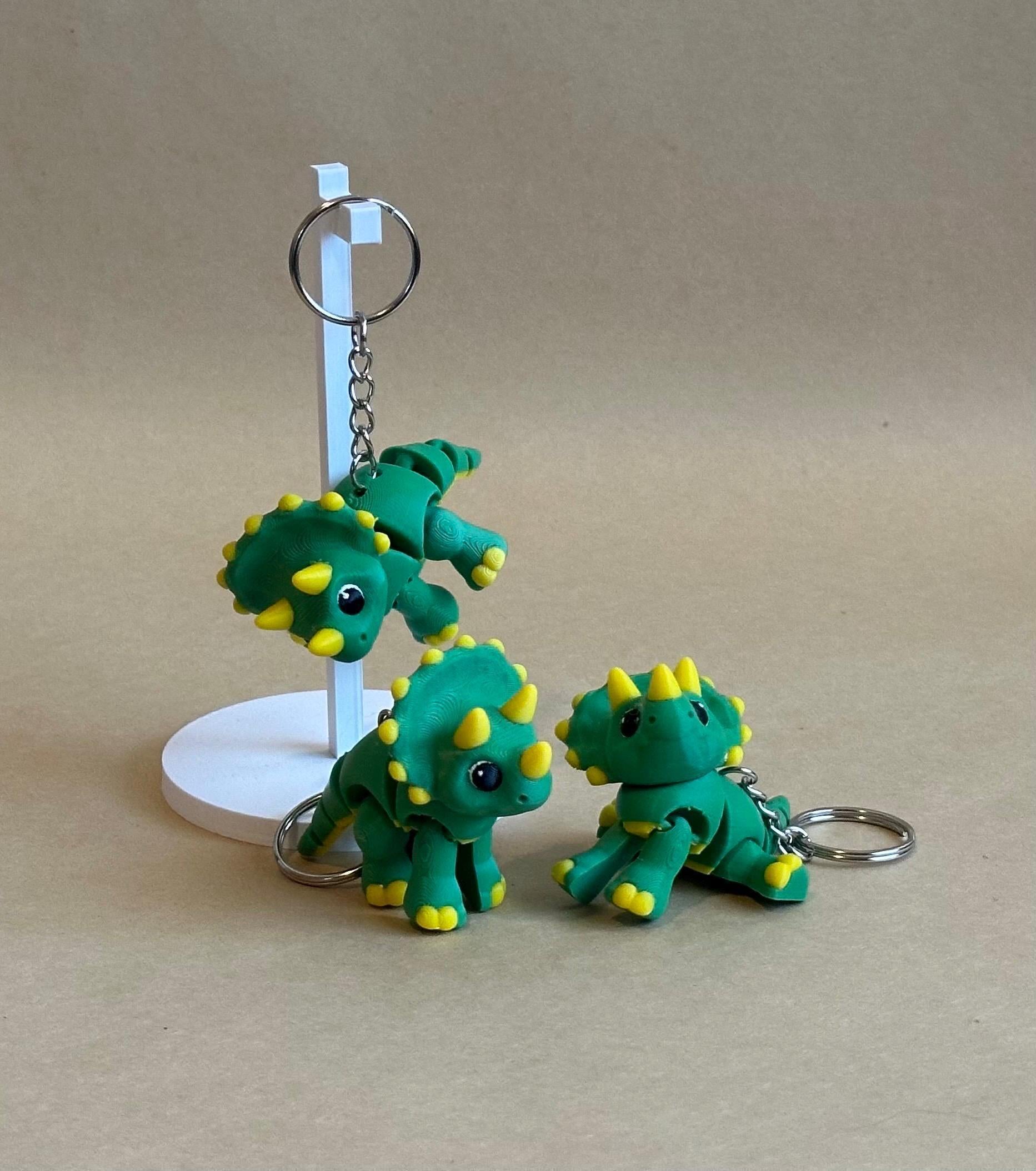 Tipsy Triceratops - Articulated Flexi moving keychain