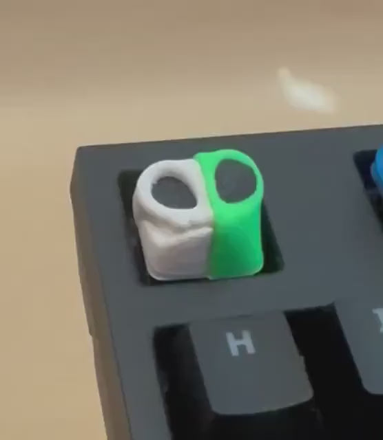 Alien Head Exposed - Artisan Mechanical Keyboard Keycap - Cherry MX Switch